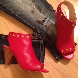 Vince Camuto Edia Booties 6.5 M in Tango Red